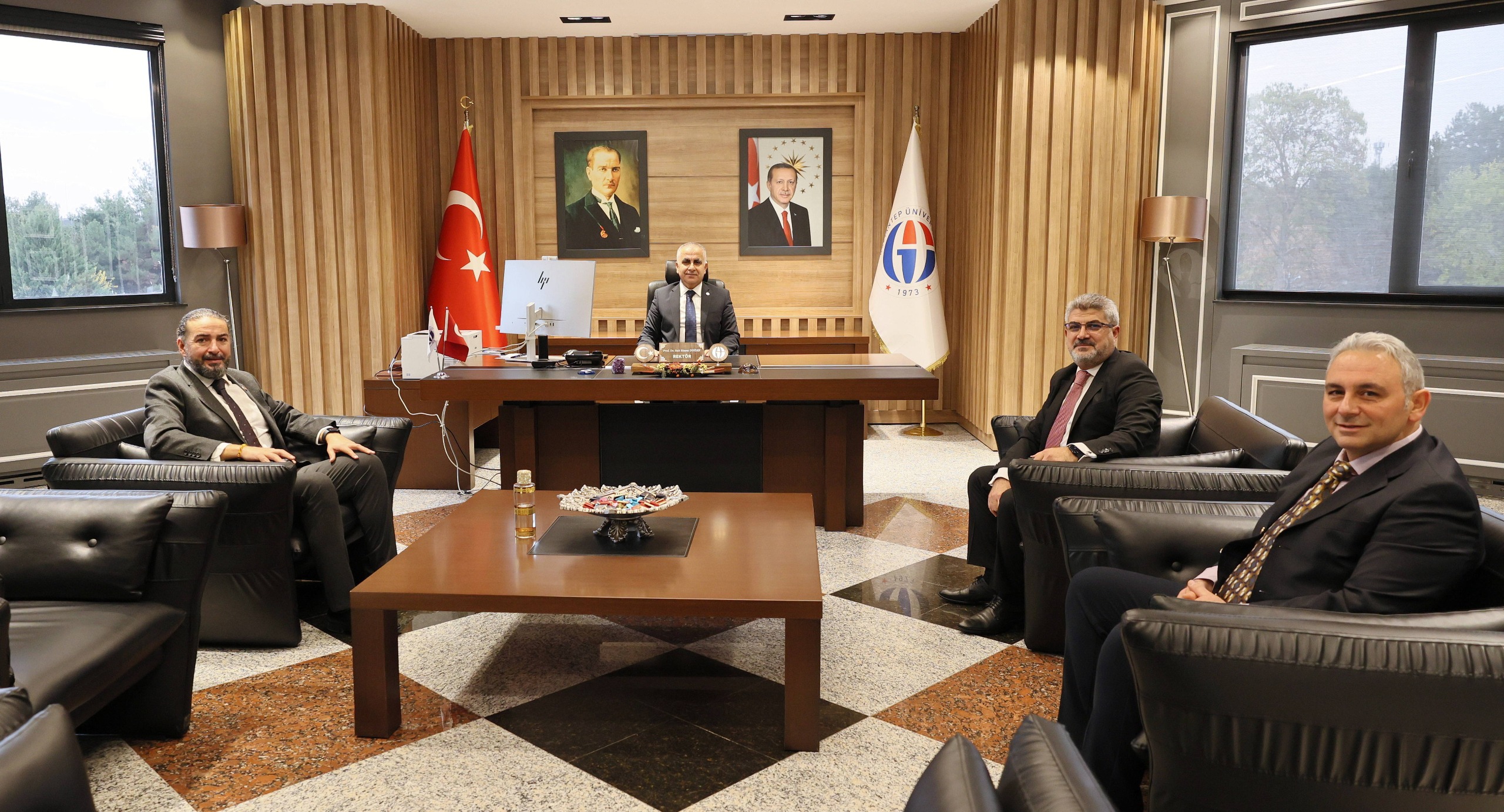 Gaziantep Üniversitesi Rektörü Sayın Prof. Dr. Sait Mesut Doğan’ı makamında ziyaret ettik.