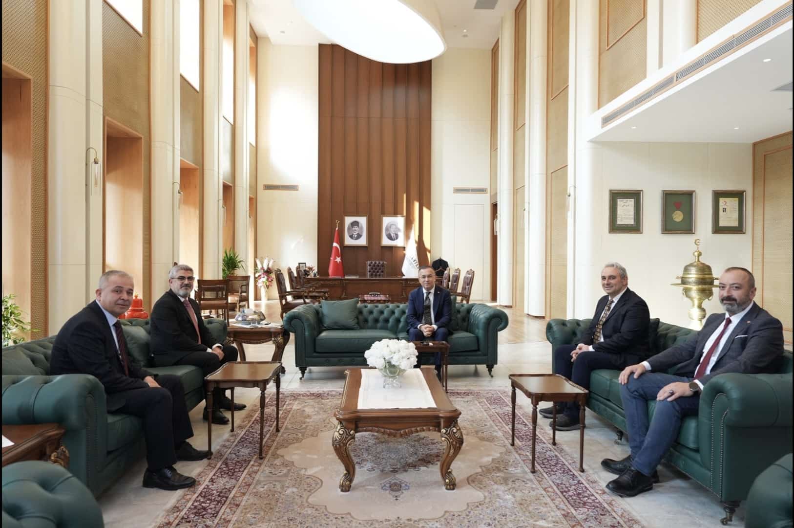 Sayın Valimiz Kemal Çeber'i makamında ziyaret ettik.